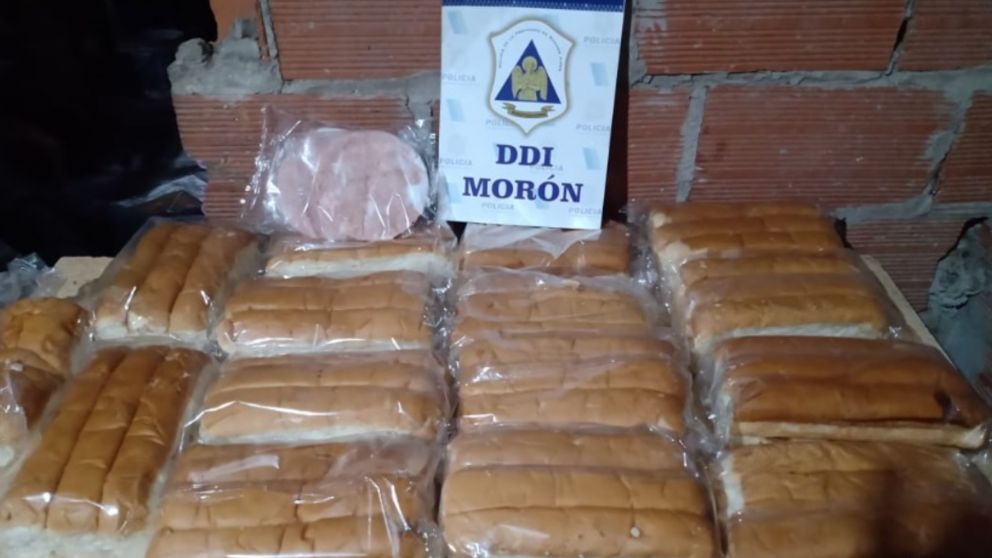 Parte de la mercadería que fue encontrada en poder de los sospechosos.