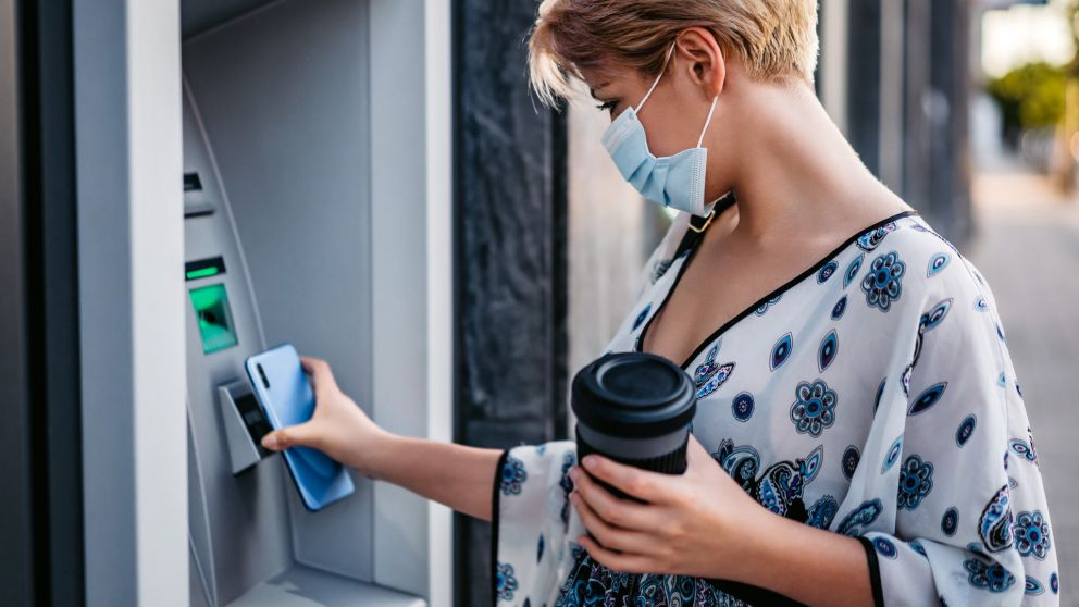 Los cajeros automáticos tienen que entregar hasta $15.000