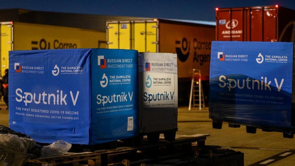 Las vacunas Sputnik V arribar�n al pa�s en un vuelo especial de Aerol�neas Argentinas.