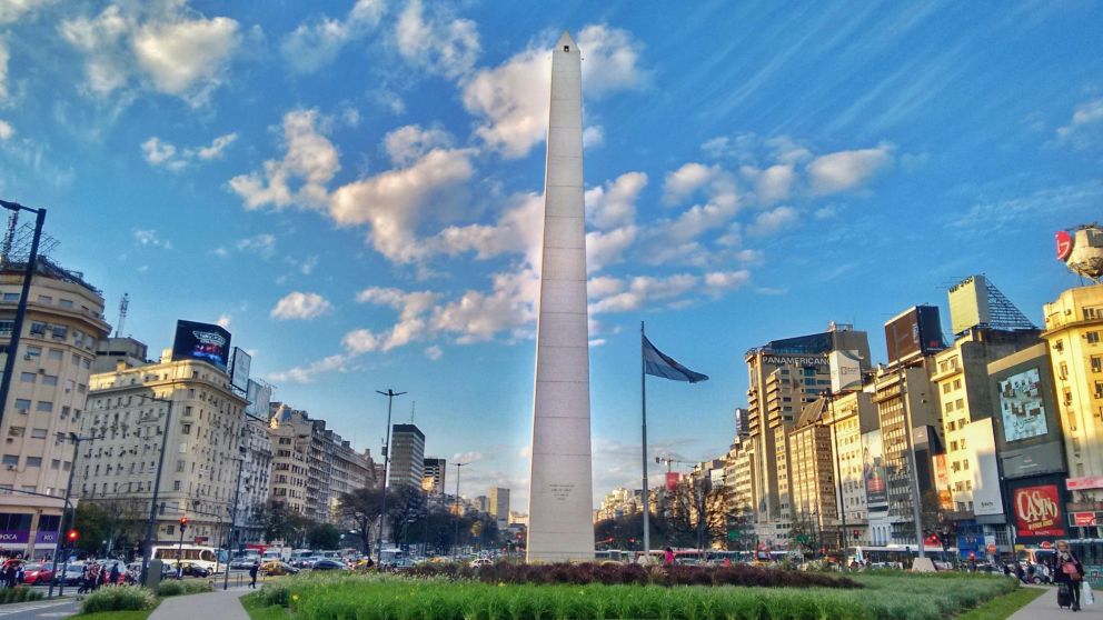 El Obelisco, símbolo porteño, cumple 85 años.