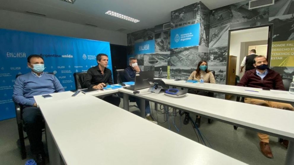 Este jueves 20 de mayo Intendentes, Intendentas, Legisladores Nacionales y Provinciales de Corrientes se reunieron -por teleconferencia- con el titular del Ente Nacional de Obras Hídricas de Saneamiento.