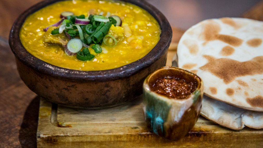 "El locro tiene que ser una crema", advierte el chef Alan Del �guila.