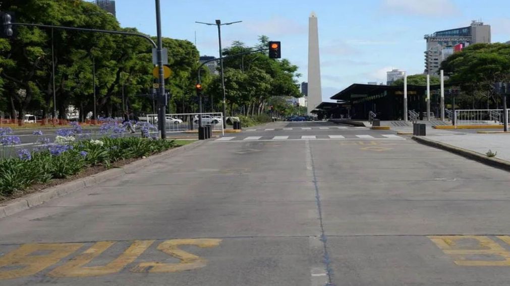 Sólo se podrá circular en las cercanías del domicilio, entre las 6 y las 18, con excepción del personal esencial.