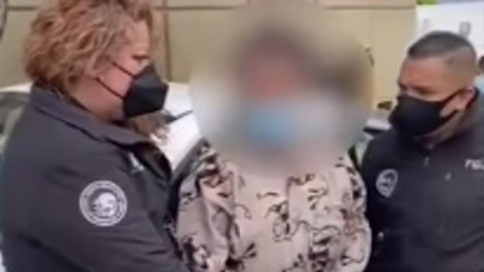 Andrés Mendoza, de 72 años, fue detenido en el marco de la desaparición de al menos 15 mujeres (Captura del video de detención).