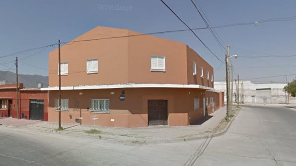 El motel "La Siesta", en Villa María Ester, en Salta, donde hallaron el cuerpo del hombre (Google Street View).
