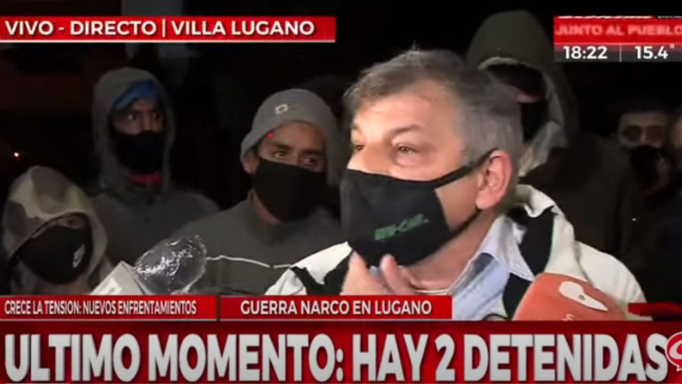 Los vecinos dicen que las mujeres detenidas son inocentes y culpan a la Policia (captura de TV)