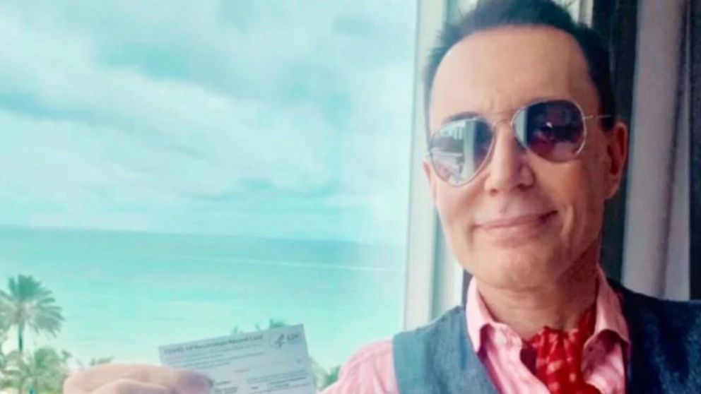 Marcelo Polino se vacunó contra el coronavirus en Miami.