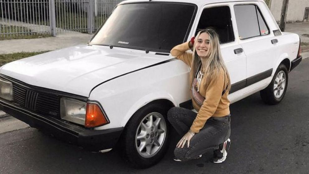 La joven hab�a visto el veh�culo en una revista cuando era chica, y a los 21 le lleg� el regalo.