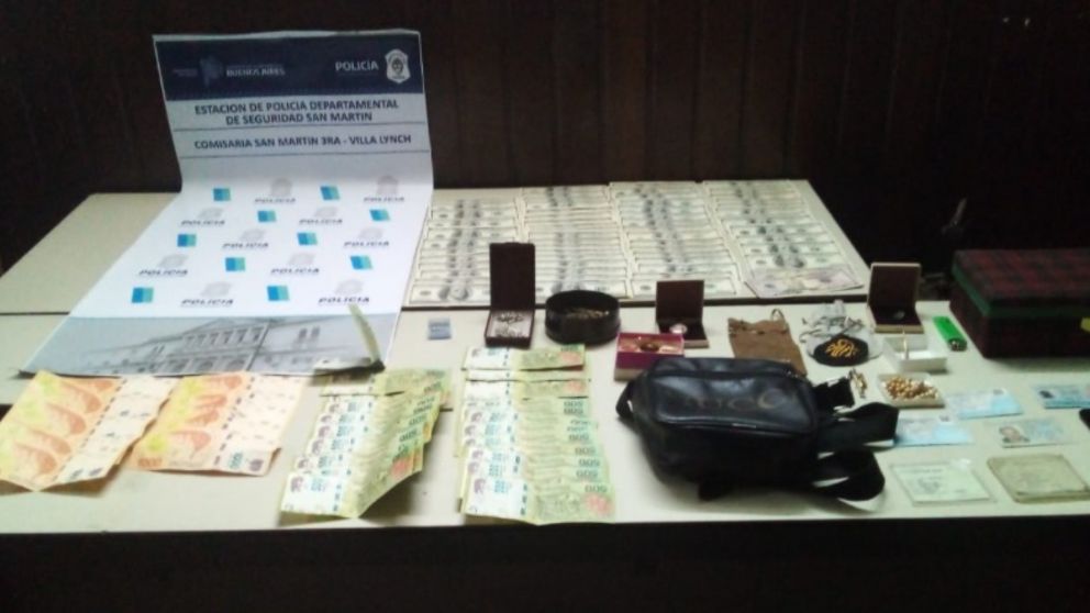 Estos son los diversos objetos que fueron incautados en poder de los sujetos apresados.