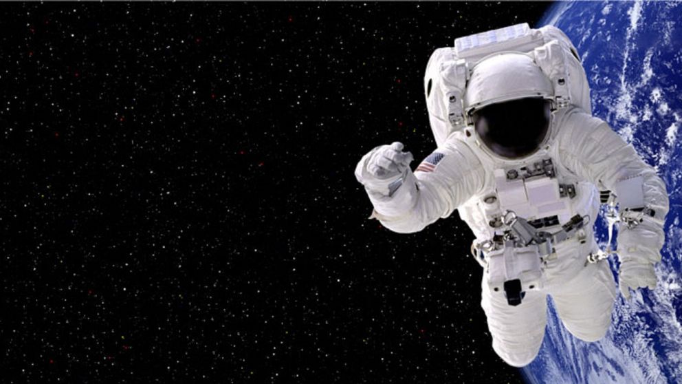 El astronauta demostró a través de un video el efecto del llanto en el espacio y se hizo viral.