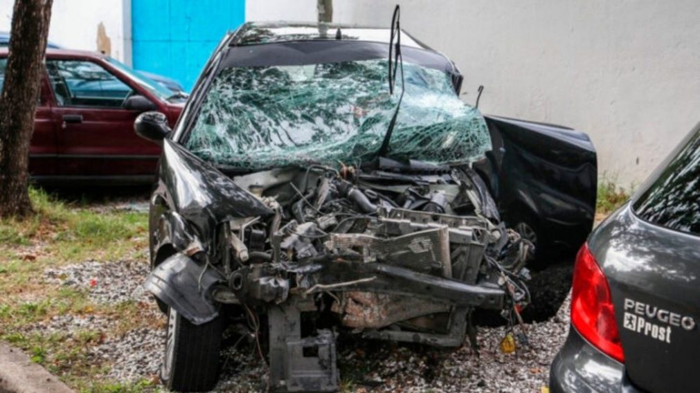 Así quedó uno de los autos