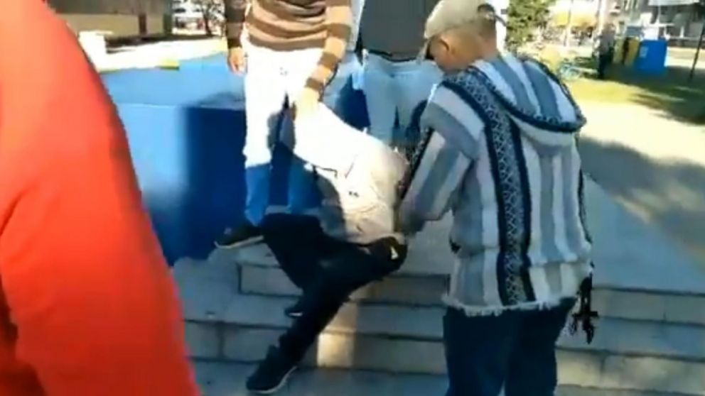 Leonardo Alvarado al momento de ser detenido. (Captura video)