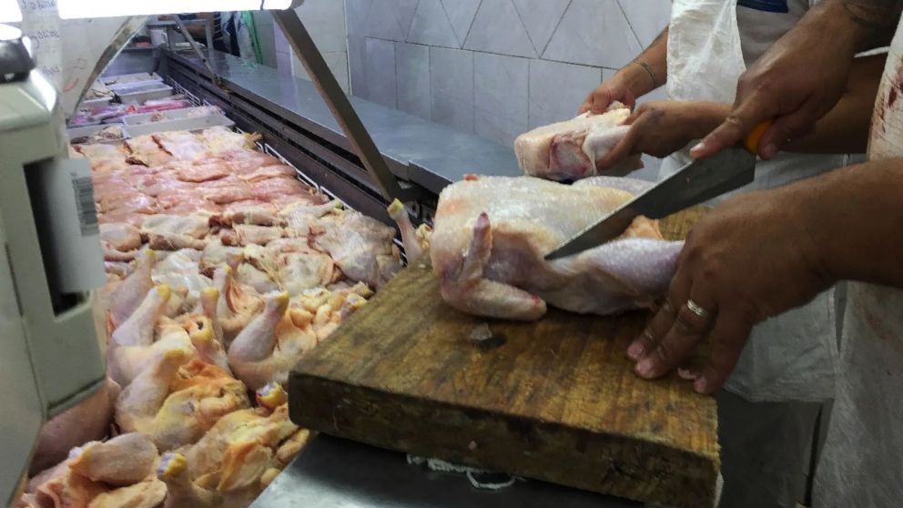 Los argentinos consumen m�s pollo que vaca por primera vez en la historia (Carlos Ventura/Cr�nica/Archivo).