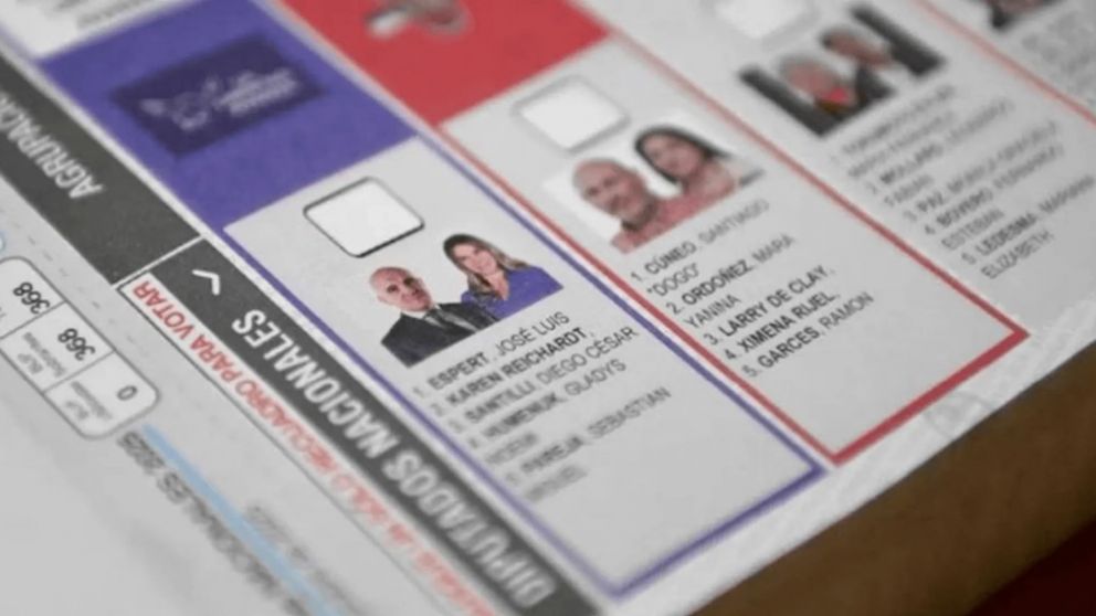 Rechazan reimprimir afiches de La Libertad Avanza.