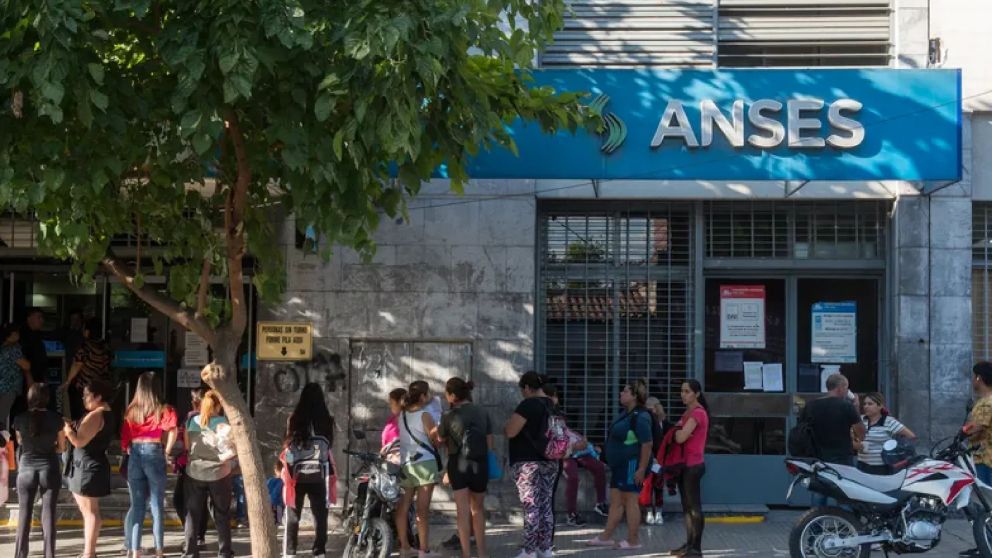 Se confirmó el aumento para las pensiones de ANSES: ¿Cuánto cobrarán en noviembre?