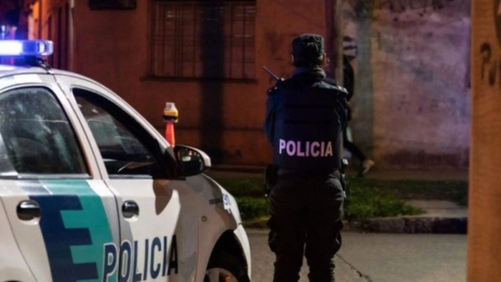 Investigan si un hombre que desapareció hace más de un mes fue asesinado y enterrado en una vivienda.