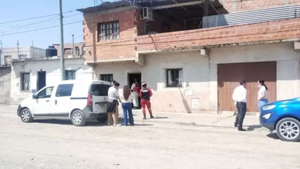 Un joven de 19 años mató a su madre, convivió dos días con el cuerpo en el interior de su domicilio y luego se quitó la vida al tirarse de un puente.