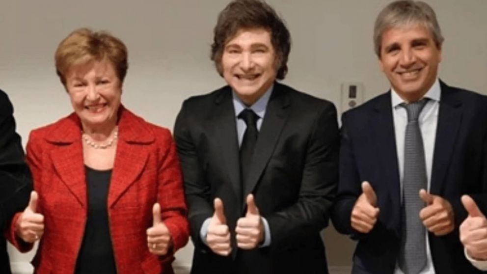 Javier Milei y Luis Caputo se reúnen con Kristalina Georgieva en Estados Unidos