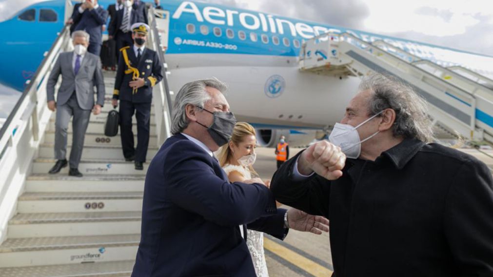 Alberto Fernández ya está en Madrid.