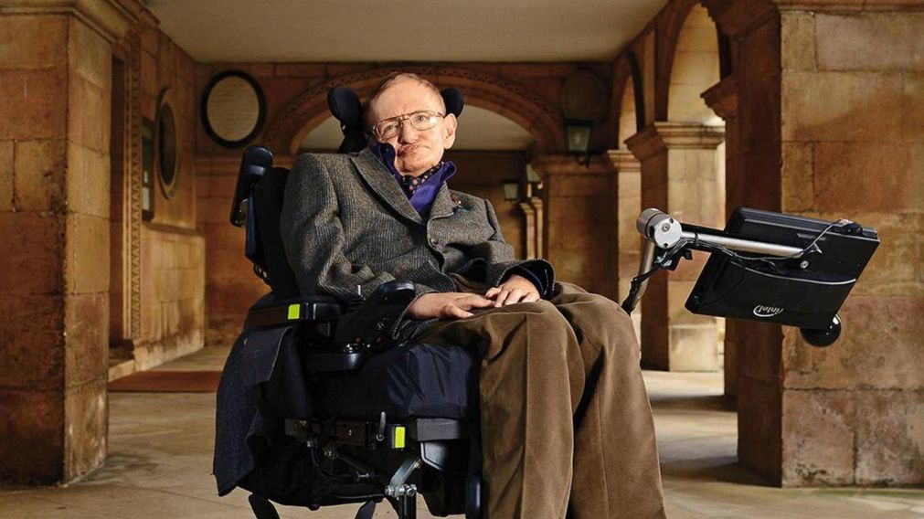 Stephen Hawking elaboró varias teorías sobre el Universo y habló también sobre un virus mortal que azotaría la Tierra.