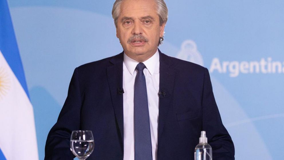 Alberto Fernández: "Vamos a ampliar la tarjeta alimentar para incluir a niños y niñas de hasta 14 años".