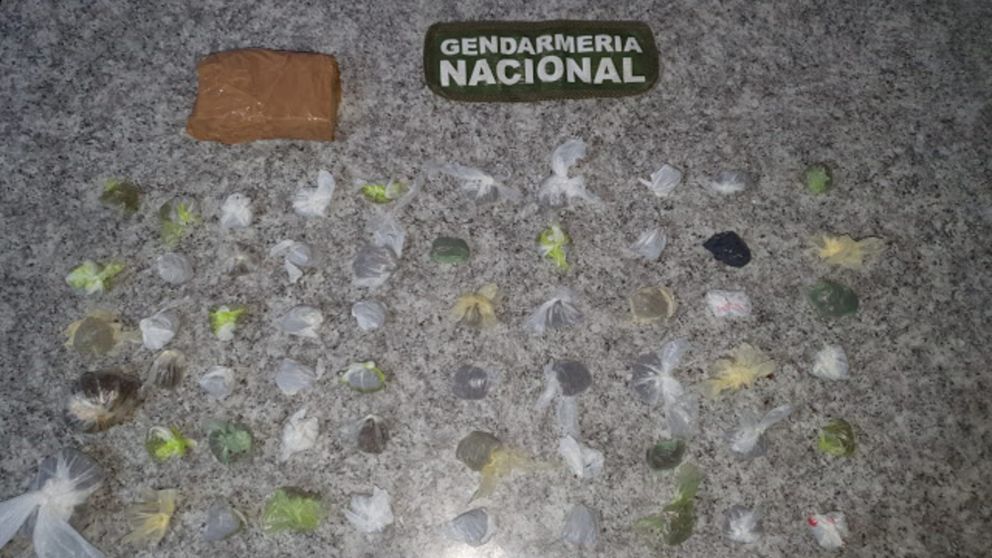 Parte de la droga secuestrada