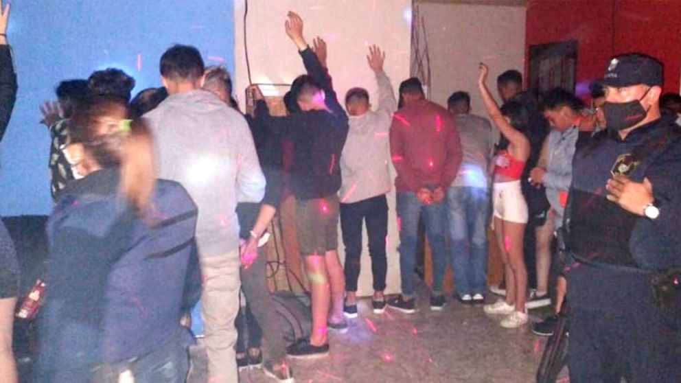 Solo en CABA en abril desbarataron 3 fiestas clandestinas por fin de semana. 