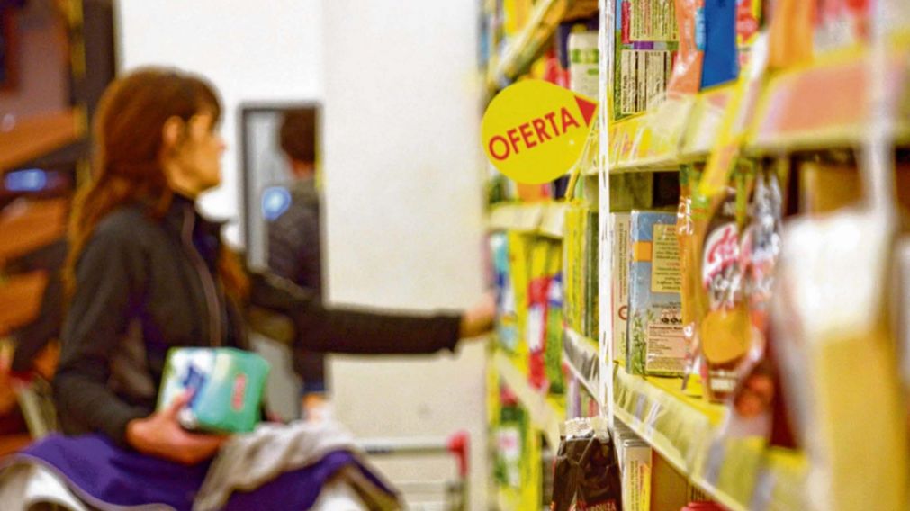 M�s que oto�al, un mayo que arde por la suba de precios del gas, combustibles, alquileres y alimentos.