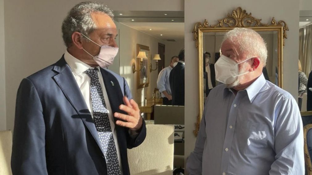 Ambos dirigentes dialogaron durante más de una hora en Brasilia (Télam).