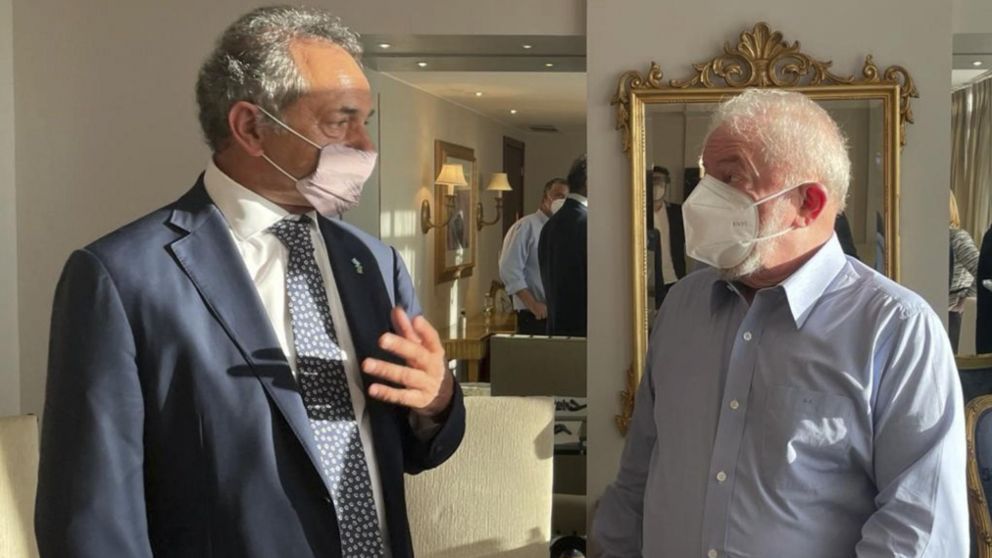 Ambos dirigentes dialogaron durante más de una hora en Brasilia (Télam).