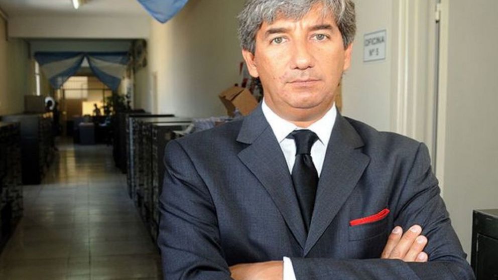 Imputan a un juez federal como jefe de una asociación ilícita.