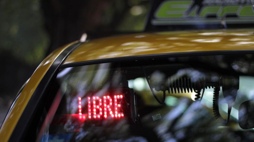 El taxista agresor fue detenido por la Policía de la Ciudad en Flores. (Imagen ilustrativa)