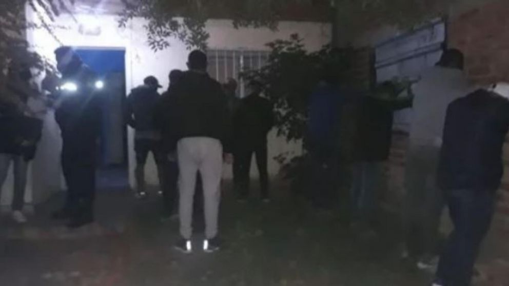 La Polic�a de San Luis en uno de los procedimientos (El Diario De La Rep�blica)