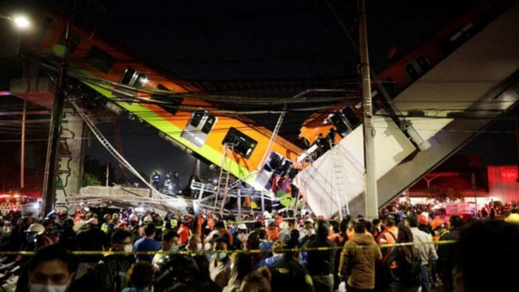 Colapsó una estructura y se descarriló un tren en México: 13 muertos y 70 heridos.