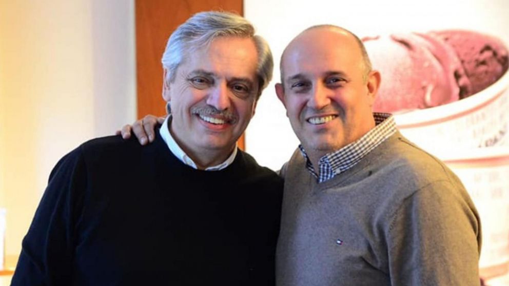 Alberto Fern�ndez le toma juramento al nuevo ministro de Transporte, Alexis Guerrera.