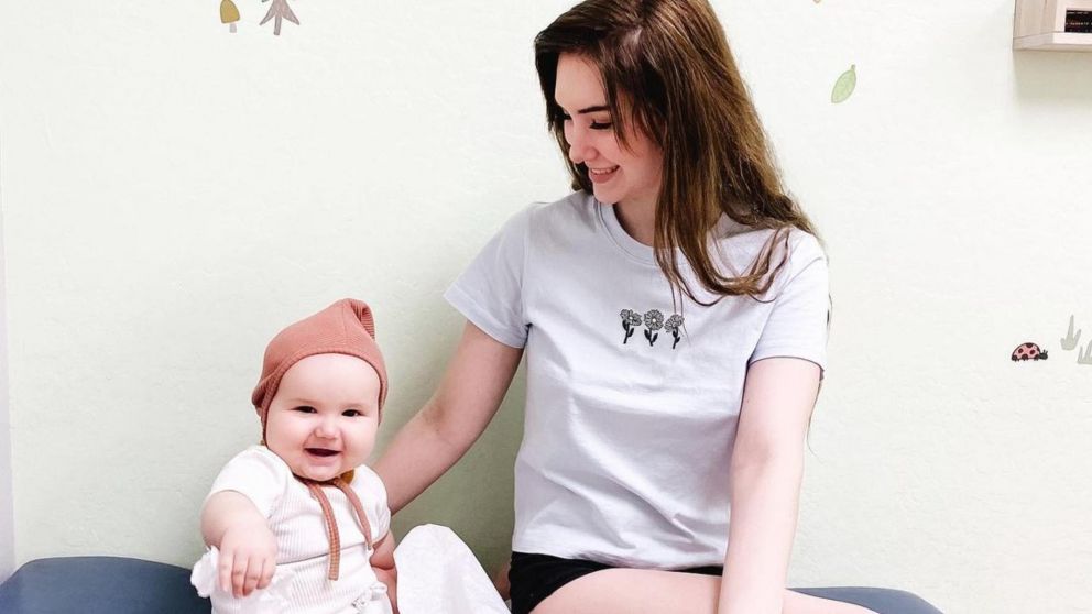 Las consignas bajo las cuales esta mujer cr�a a su hija despiertan pol�mica en las redes (Instagram)