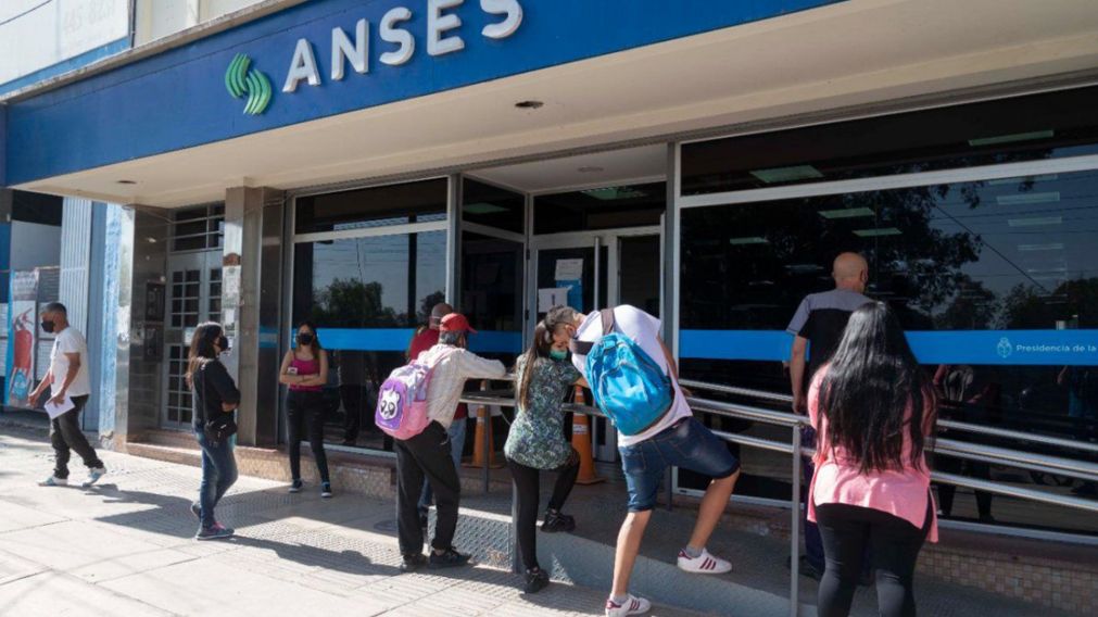 La ANSES pagará un bono de $15.000 por única vez para beneficiarios de asignaciones familiares (Imagen ilustrativa).