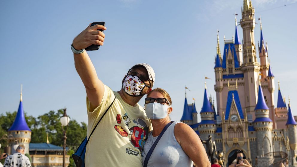 Los parques de Walt Disney World darán un bono en efectivo a los empleados que se vacunen contra el coronavirus (gentileza Getty images)