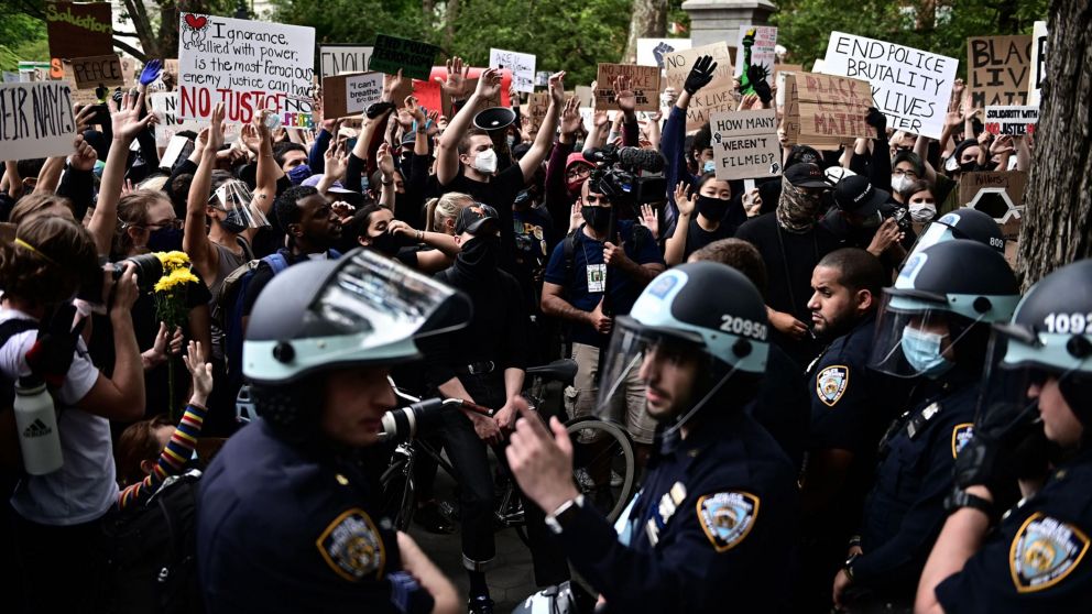 "Black Lives Matter", una insignia de la lucha contra la brutalidad policial en Estados Unidos.