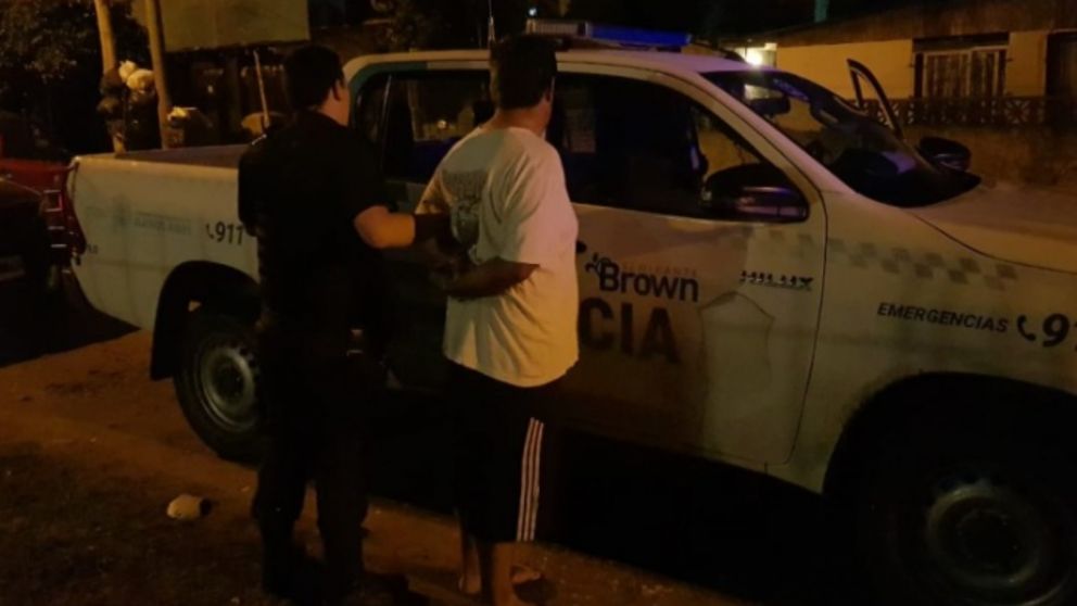 Investigan si un hombre secuestró a una nena de 13 años para mostrarle películas pornográficas.