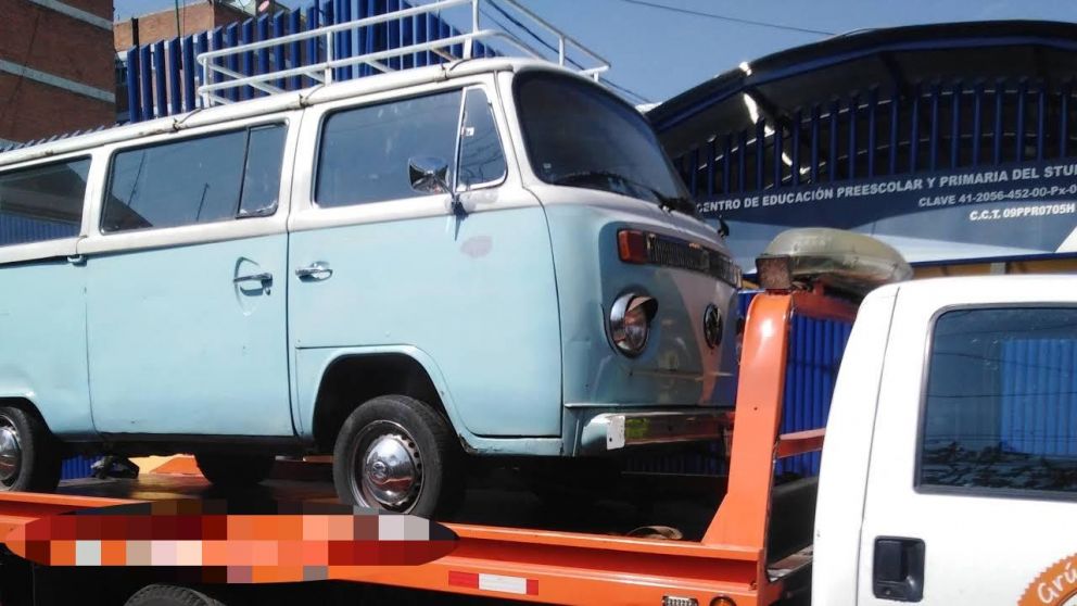 El hombre deberá pagar una importante multa porque se lo llevó la grúa. (Imagen Ilustrativa)