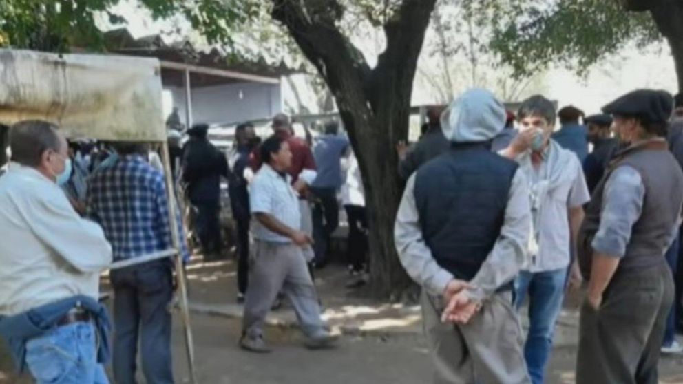 Coronavirus en Argentina: clausuran feria ganadera en Carmen de Areco con 1.500 personas.