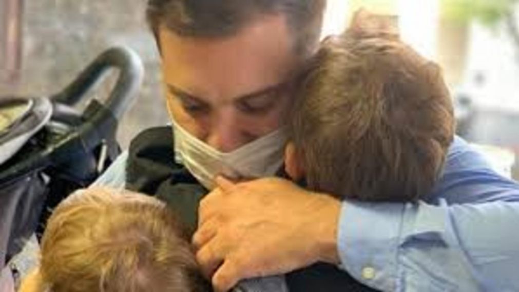 Diego Brancatelli se abraza al amor de su familia para vencer al coronavirus (Instagram).