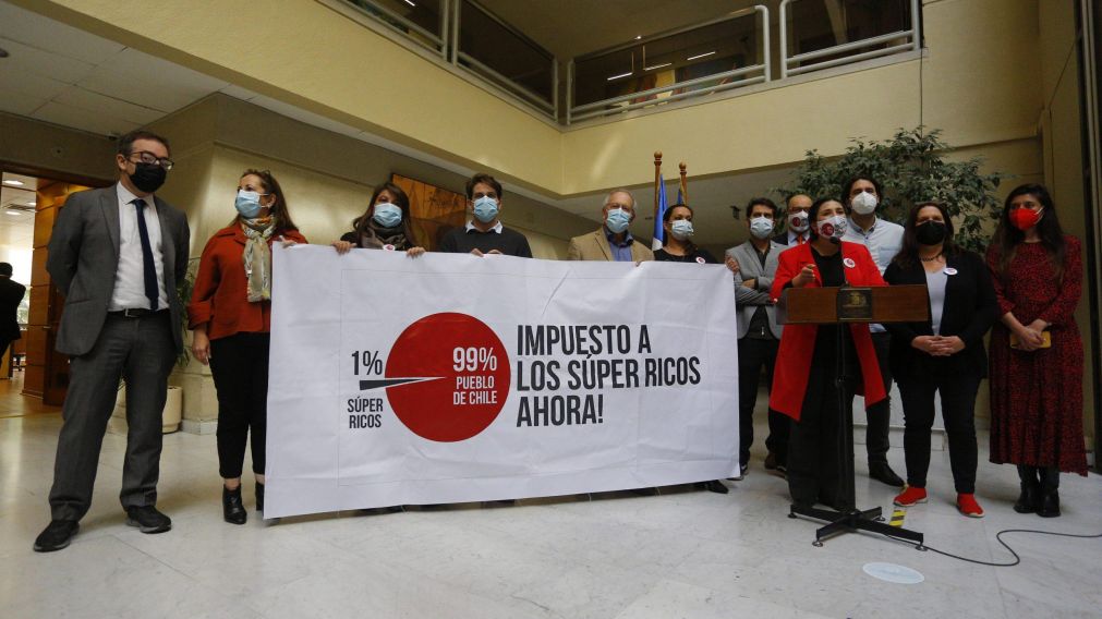 Chile se agrega a la lista de países que cobran el impuesto a los "super ricos" (Twitter).