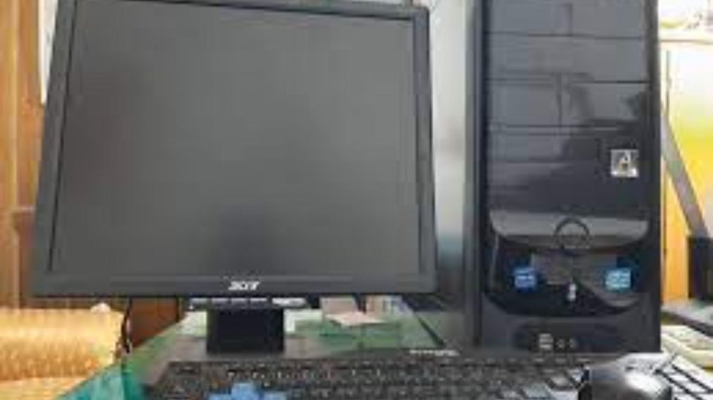 La necesidad de una computadora para estudiar motivó la propuesta de trueque.