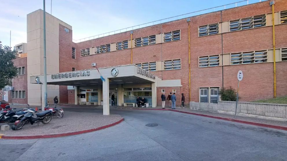 La nena qued� internada en terapia intensiva.