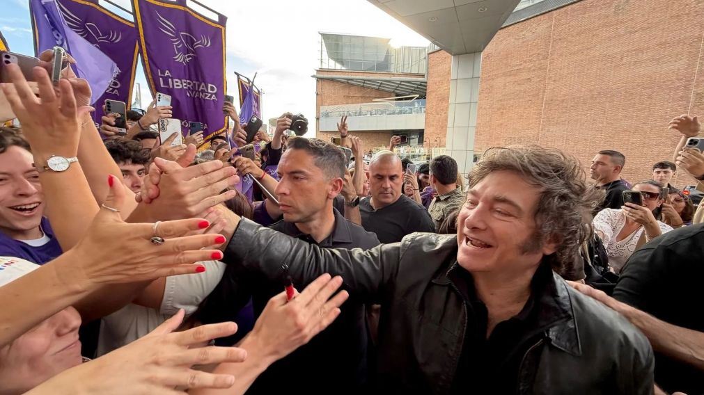Javier Milei da sus últimos pasos de la campaña y visita Córdoba.