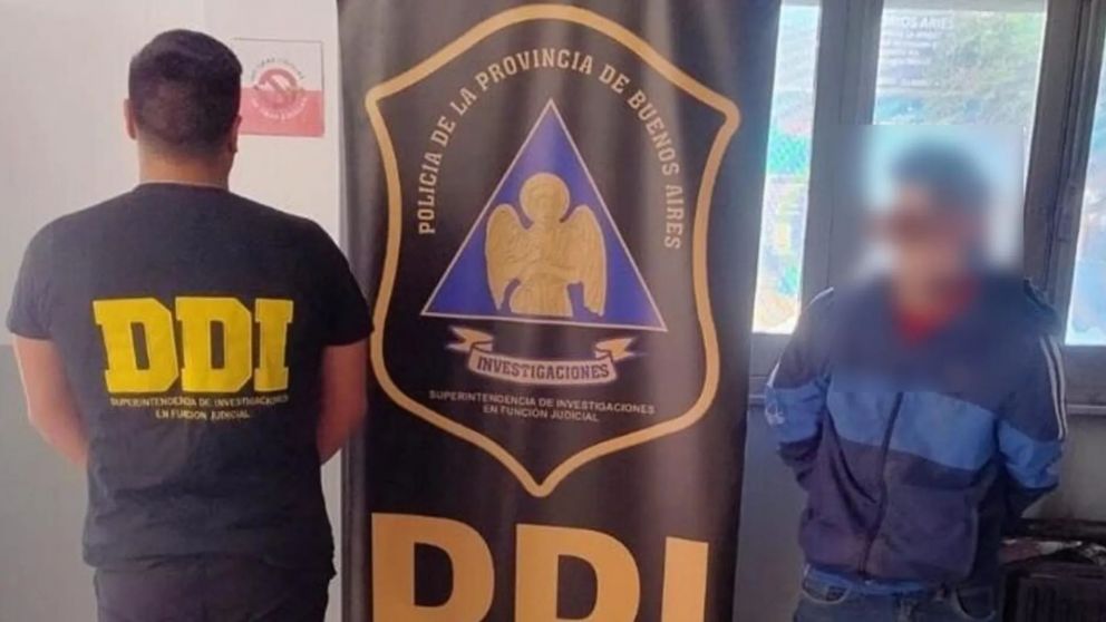 Este es el sujeto, de 21 años, que fue aprehendido por los investigadores policiales.