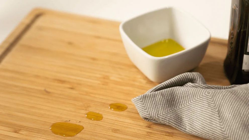 La mezcla infalible de dos ingredientes que s� saca las manchas de aceite.