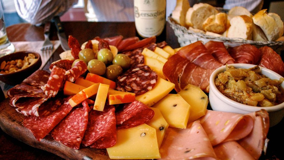 La picada forma parte de la herencia culinaria que dejaron los inmigrantes españoles y los italianos.